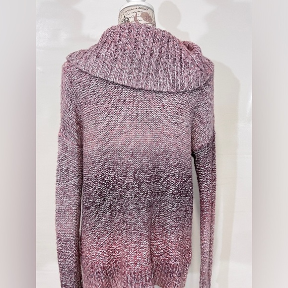 AMERICAN EAGLE OUTFITTERS Wine red heather cowl neck sweater size S. - Picture 8 of 15
